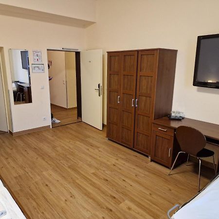 Mikon Eastgate Hotel - City Centre Berlin Bagian luar foto