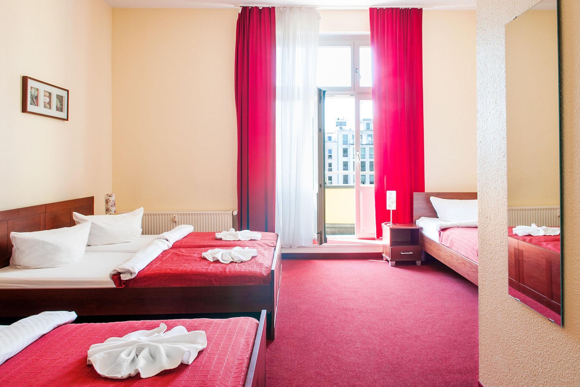 Mikon Eastgate Hotel - City Centre Berlin Bagian luar foto