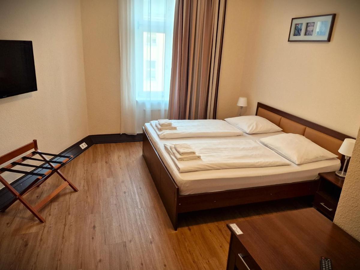 Mikon Eastgate Hotel - City Centre Berlin Bagian luar foto
