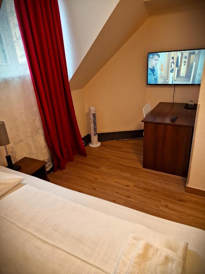 Mikon Eastgate Hotel - City Centre Berlin Bagian luar foto
