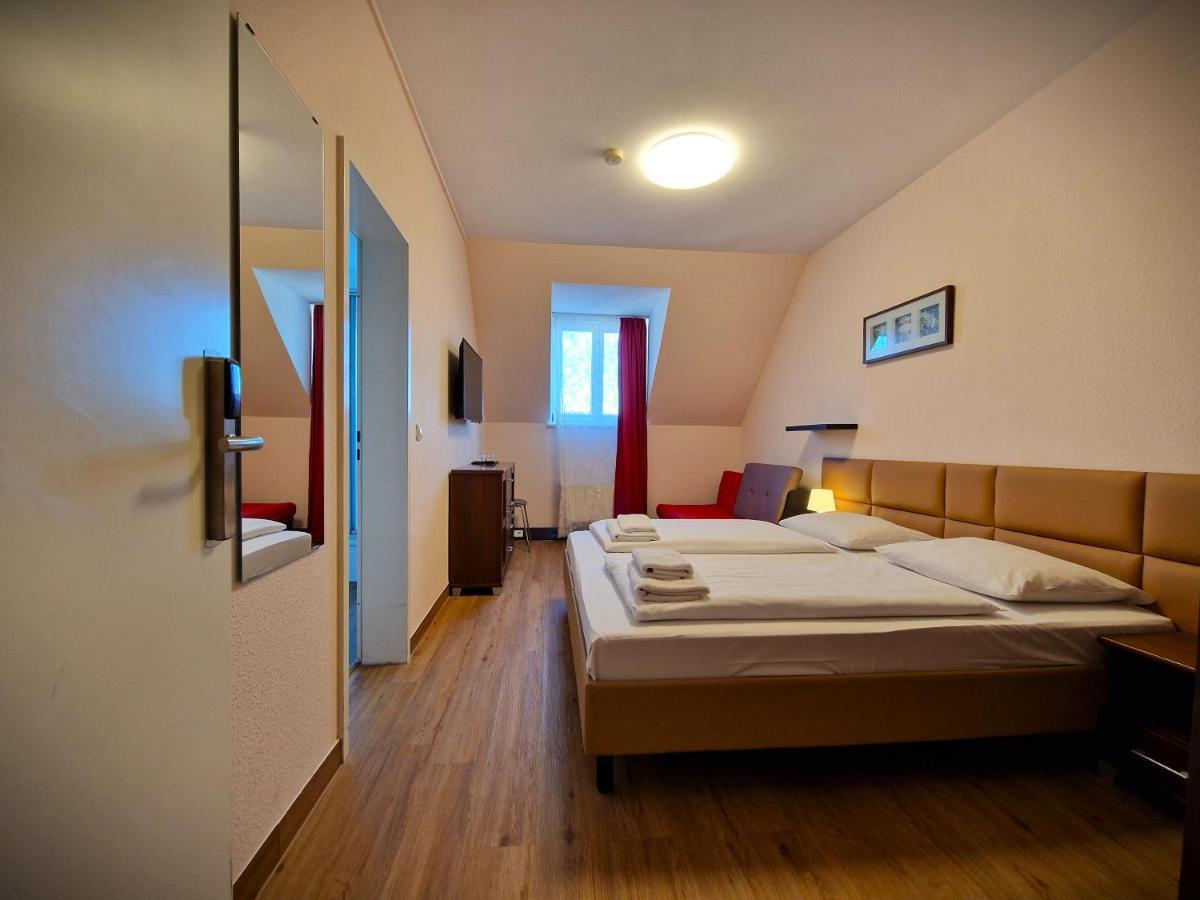 Mikon Eastgate Hotel - City Centre Berlin Bagian luar foto