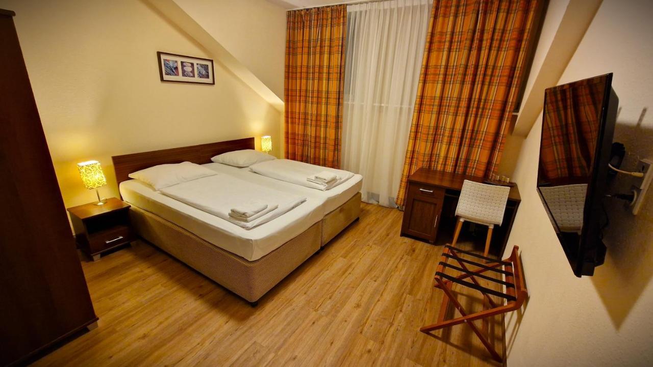 Mikon Eastgate Hotel - City Centre Berlin Bagian luar foto