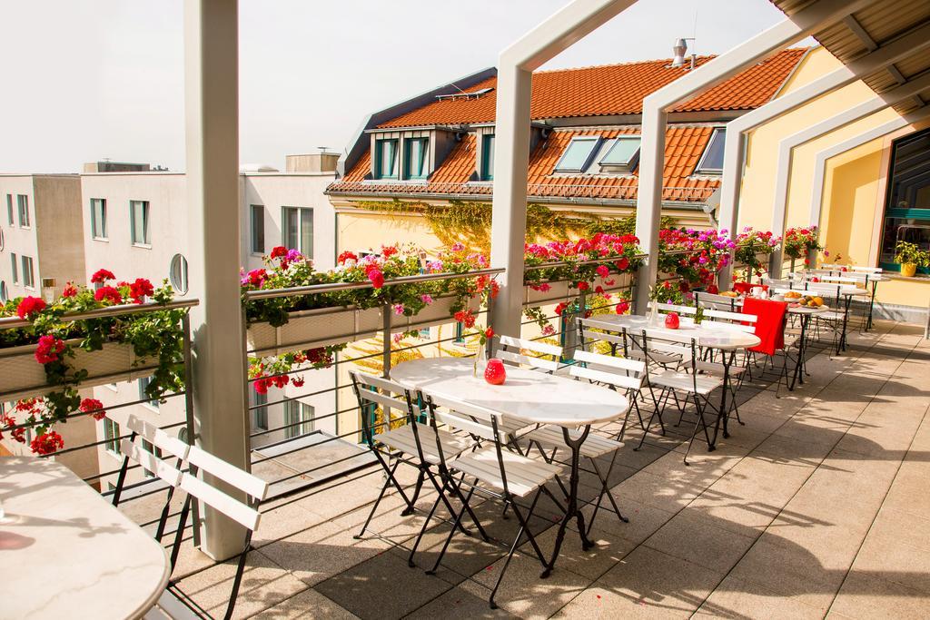 Mikon Eastgate Hotel - City Centre Berlin Bagian luar foto