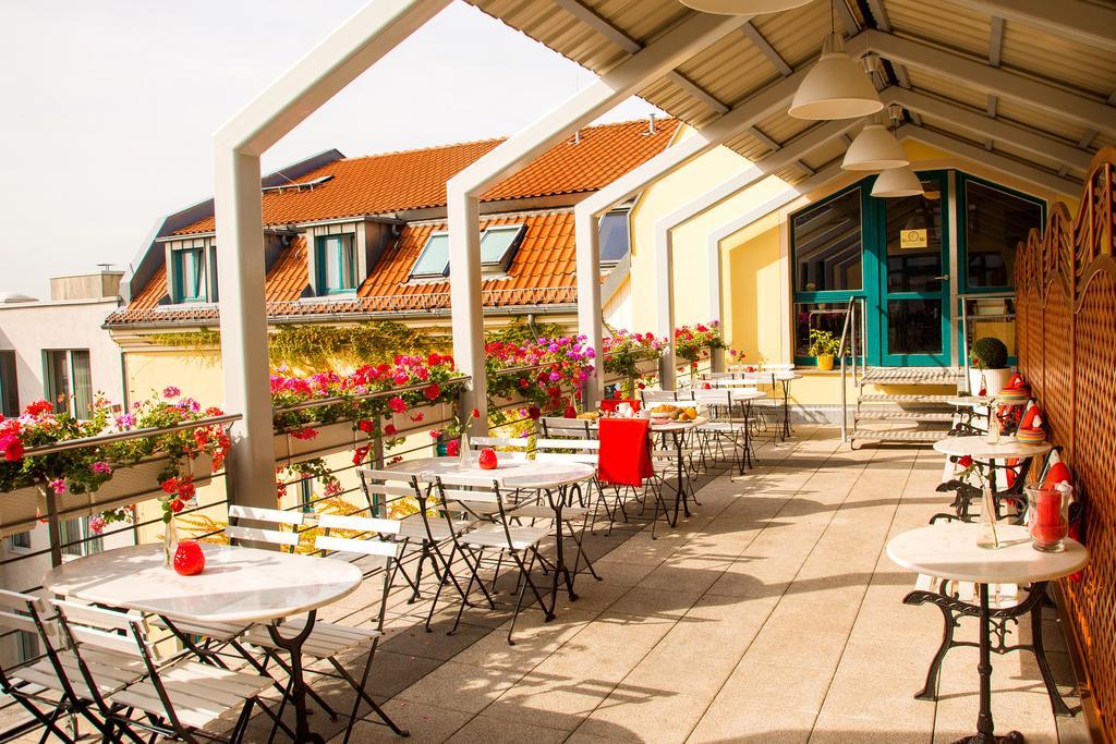 Mikon Eastgate Hotel - City Centre Berlin Bagian luar foto